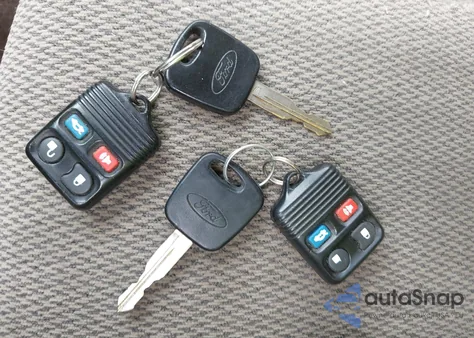 2003 Ford Focus Se z USA, uszkodzony, nr VIN 1FAFP34PX3W135265